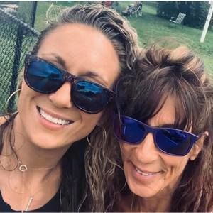 Meet your Posher, Desiree